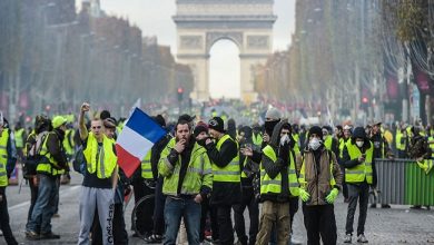 صورة الشرطة الفرنسية تحظر مظاهرة لـ” السترات الصفراء”