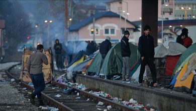 صورة المئات من طالبي اللجوء يعيشون ظروفا قاسية في البوسنة والهرسك