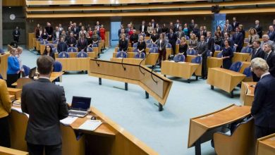 صورة البرلمان والأحزاب الهولندية تنتقد قرار الحكومة عدم اغلاق المدارس