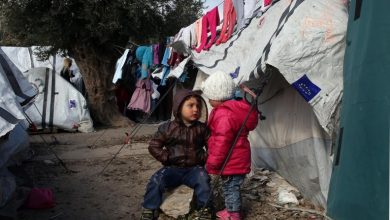 صورة الأسبوع المقبل.. أوروبا تستعد لاستقبال الأطفال اللاجئين من الجزر اليونانية