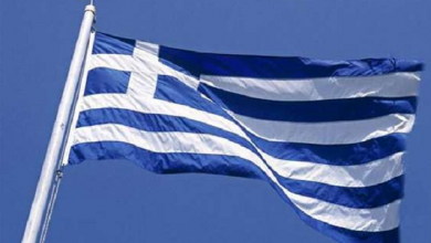 صورة اليونان تمدد الحظر حتى 4 أيار