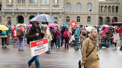 صورة تظاهرات في سويسرا ضد إجراءات الإغلاق