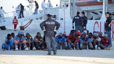 صورة جهزت سفينة لحجرهم.. ايطاليا تؤكد على توزيع المهاجرين لدول الاتحاد