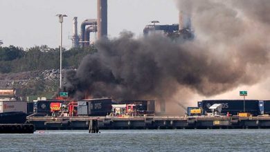 صورة السويد .. حريق ضخم في ميناء “يوتوبوري” وآخر في إحدى الغابات