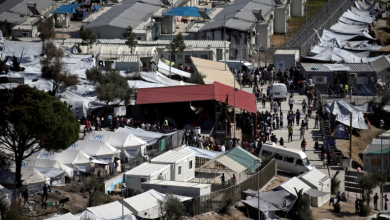 صورة اليونان .. إخراج آلاف اللاجئين من أماكن إقامتهم المؤقتة
