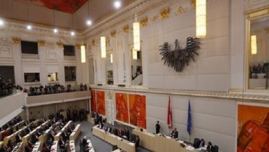 صورة النمسا.. رئيس البرلمان يطالب المسلمين بـ”الالتزام بالدستور” وعضو برلماني يرد