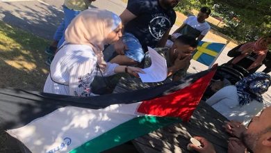 صورة السويد.. عشرات اللاجئين الفلسطينيين يعتصمون أمام مصلحة الهجرة