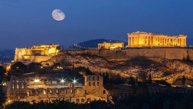 صورة احتفالا باكتمال القمر.. المواقع الأثرية في اليونان تفتح ابوابها مجانا