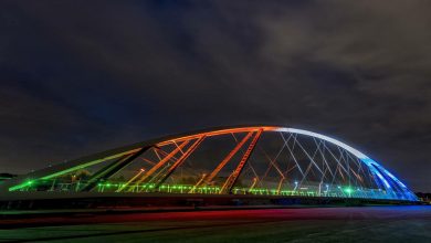 صورة في غضون 9 ساعات.. بناء جسر عملاق في هولندا