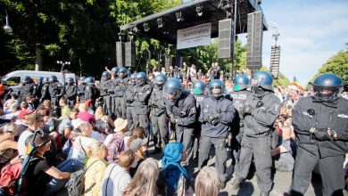 صورة رغم الترويج.. اليمين المتطرف الالماني يفشل في تصدر مظاهرات كورونا