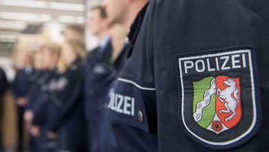 صورة (فيديو) على طريقة “فلويد”.. الشرطة تعتقل مراهقاً في “دوسلدورف”