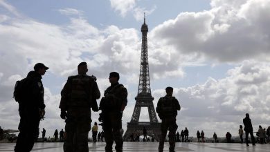 صورة لضمان وضع الكمامات.. فرنسا تكثف مراقبة الشرطة