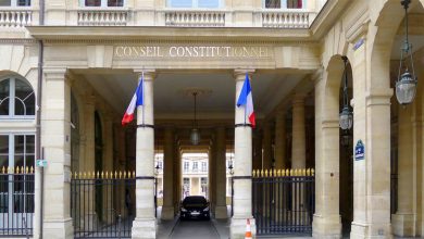 صورة محكمة فرنسية تقضي بعدم دستورية قانون “مراقبة الإرهابيين”