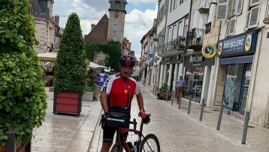 صورة من لوكسمبورغ إلى فرنسا.. وزير الخارجية يتحدى كورونا بدراجته الهوائية