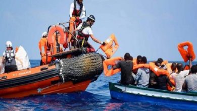صورة وصول 5 قوارب تحمل عشرات المهاجرين إلى جزر “البليار” الإسبانية