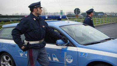صورة الشرطة الإيطالية توقف سوريين اثنين بتهمة تهريب مهاجرين