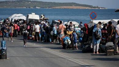 صورة اليونان تنقل 9 آلاف لاجئ إلى مخيم جديد في “ليسبوس”