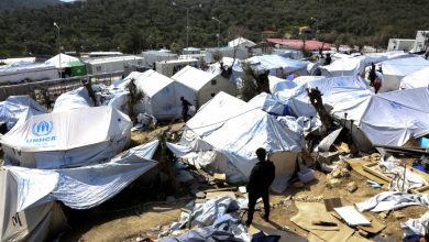 صورة اليونان.. إصابة 243 مهاجراً بكورونا في مخيم “ليسبوس” الجديد