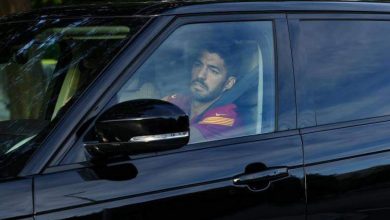 صورة بالدموع.. “سواريز” يودع برشلونة