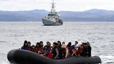 صورة بتهمة تسهيل دخول لاجئين.. تحقيقات مع موظفي إغاثة في اليونان