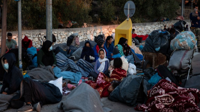صورة برشلونة الإسبانية تعلن عزمها استقبال 55 لاجئا من مخيم “موريا”