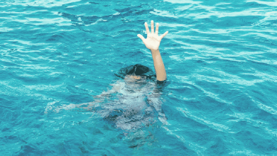 صورة غرق امرأة وطفلين قبالة سواحل اليونان