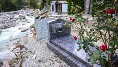 صورة العاصفة “آليكس” تجرف الجثث من المقابر جنوب فرنسا