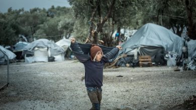 صورة مخيمات اليونان.. لاجئون خارج عصر الإنسانية
