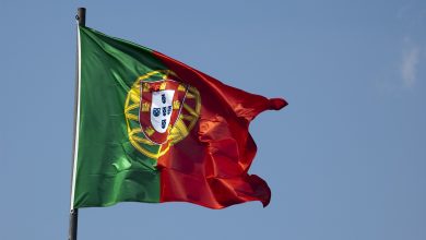 صورة البرتغال تعلن عن حظر السفر الداخلي واغلاق المدارس