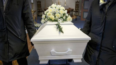 صورة الحكومة السويدية تقرر استثناء الجنازات من قرار حظر التجمعات العامة