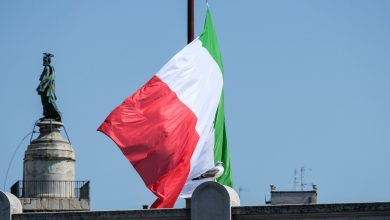 صورة انخفاض دخل ثلث سكان إيطاليا بسبب قيود كورونا