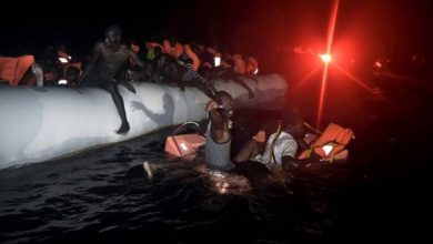 صورة إسبانيا تنقذ أكثر من 300 مهاجر بالقرب من جزر الكناري