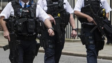 صورة بتهمة الإرهاب.. الشرطة البريطانية تعتقل شخصاً بعد 46 عاماً