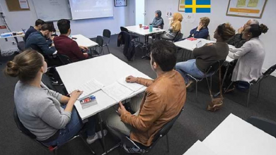 صورة مشروع قانون.. تعلم اللغة السويدية شرطا للحصول على”دعم الإعالة”