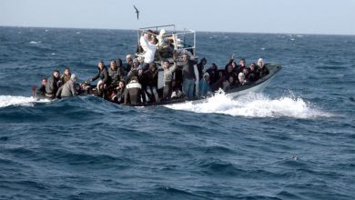 صورة سفينة حجر جديدة.. وصول 150 مهاجراً إلى جزيرة “لامبيدوزا”