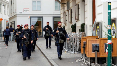 صورة بعد هجوم فيينا.. السلطات النمساوية تأمر بإغلاق “المساجد المتطرفة”