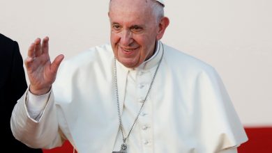صورة البابا: شعرتُ بالصدمة واقتحام انصار ترامب للكونجرس ضد الديمقراطية
