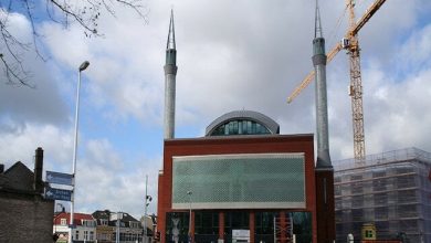 صورة اعتداء عنصري يستهدف المسجد الكبير في “أوترخت” الهولندية