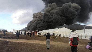 صورة اندلاع حريق بمركز لاستقبال المهاجرين في البوسنة