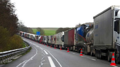 صورة بسبب بريكست.. طابور شاحنات في فرنسا بطول 13 كيلو مترا