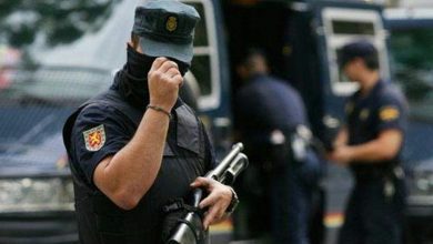 صورة لتمويل “حرب عرقية”.. إسبانيا تعتقل رجلين يبيعان المخدرات