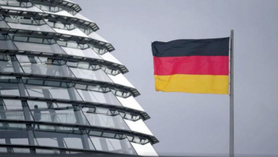 صورة لقاح كورونا يرفع الثقة في الأعمال بين المستثمرين الألمان