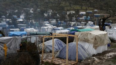 صورة مناشدات حقوقية لإنهاء مأساة اللاجئين في اليونان
