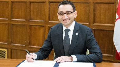 صورة سوري يصبح وزيراً للنقل في كندا.. من هو؟
