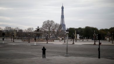 صورة فرنسا تقدم حظر التجول “ساعة” لمكافحة تسارع تفشي كورونا