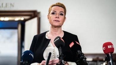 صورة إحالة وزيرة الهجرة الدنماركية السابقة إلى المحاكمة
