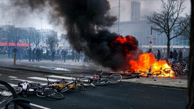 صورة “الأعنف منذ 40 عاما” .. احتجاجات في هولندا ضد حظر التجول