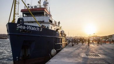 صورة “بسبب الزيادة في الإنقاذ”.. إيطاليا تحتجز سفينة “سي ووتش 3” الإنسانية