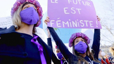 صورة “اليوم العالمي للمرأة”.. مظاهرات نسائية في فرنسا للمطالبة بالمساواة