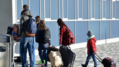 صورة “إعادة توطين”.. نقل مجموعة من طالبي اللجوء في مالطا إلى فرنسا